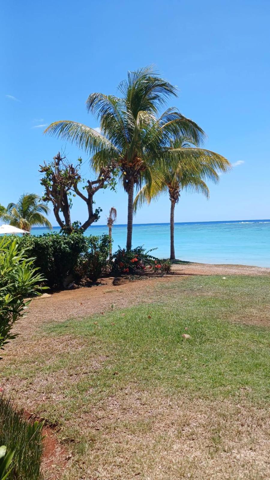 Cap Ouest Luxury Beachfront Flic-en-Flacq 外观 照片