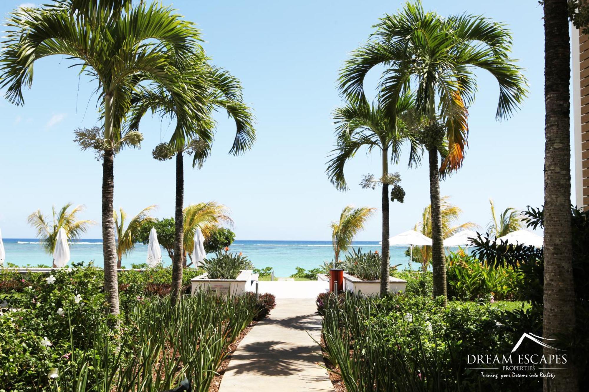 Cap Ouest Luxury Beachfront Flic-en-Flacq 外观 照片